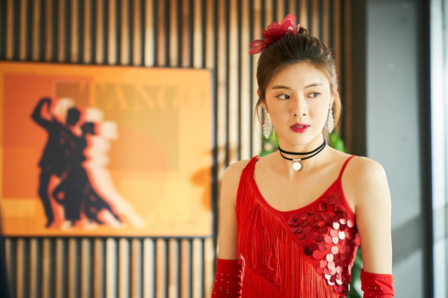 Không chỉ vậy, gương mặt đẹp cùng vóc dáng đẹp của ngôi sao sinh năm 1994 cũng gây chú ý với khán giả. Ảnh cắt phim.