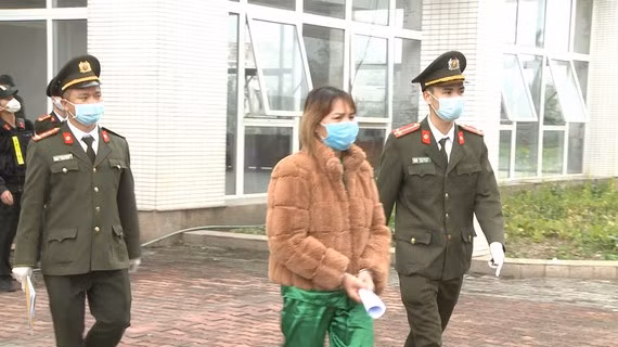 Công an bắt giữ đối tượng Phan Thị Chuân ​