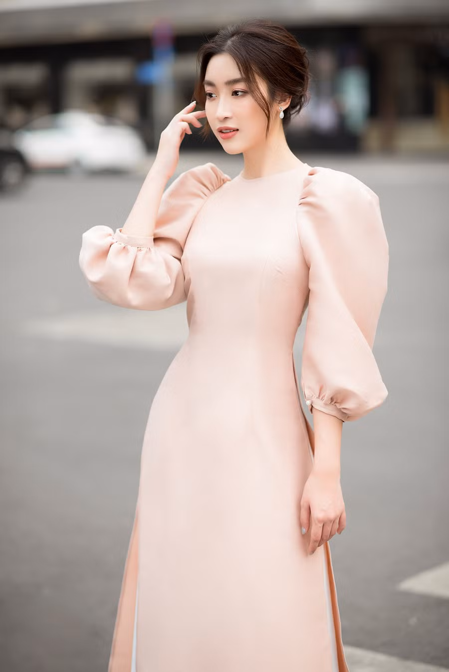 Chia sẻ về chiếc áo dài mình đang mang, Đỗ Mỹ Linh nói: 