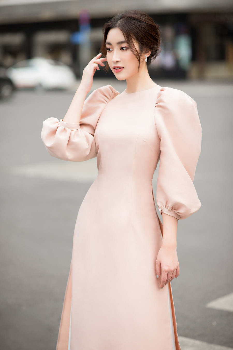 Chia sẻ về chiếc áo dài mình đang mang, Đỗ Mỹ Linh nói: 