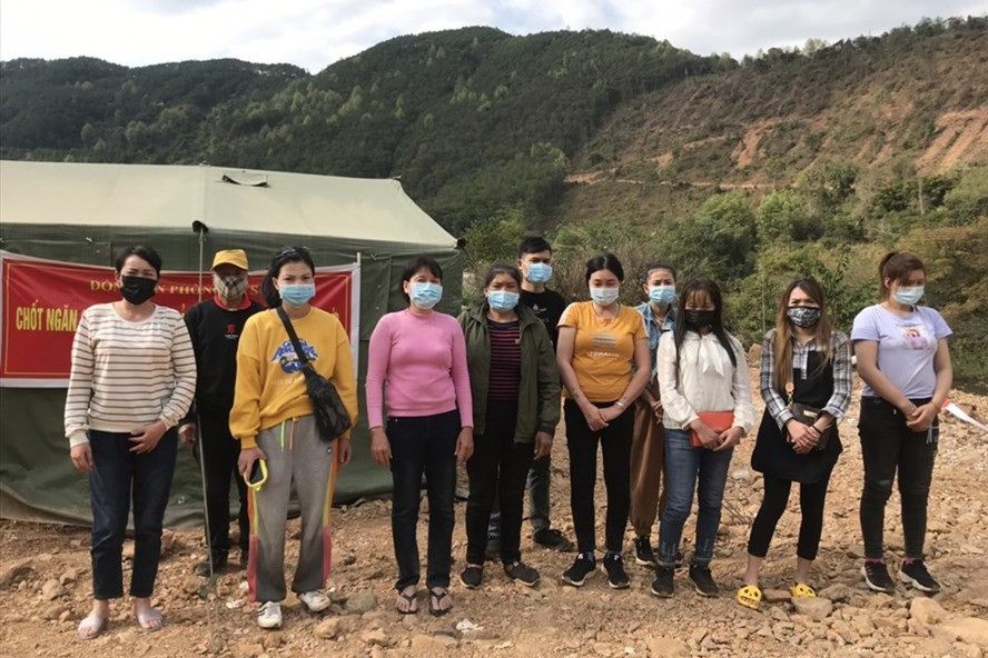 Số công dân Việt Nam nhập cảnh trái phép bị thu dung tại Đồn Biên phòng Ba Sơn (Lạng Sơn). Ảnh: Q.Trung. Số công dân Việt Nam nhập cảnh trái phép bị thu dung tại Đồn Biên phòng Ba Sơn (Lạng Sơn). Ảnh: Q.Trung.