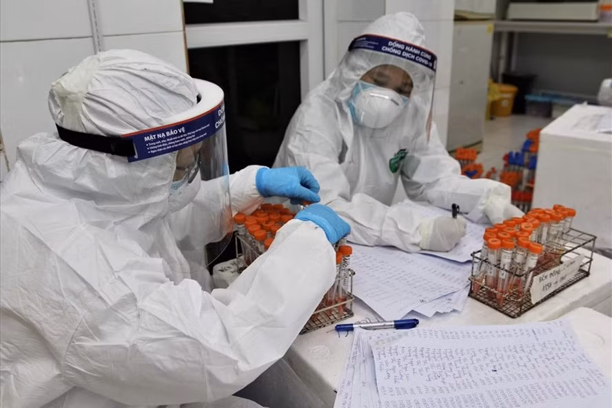 Xét nghiệm COVID-19 ở Hải Dương. 