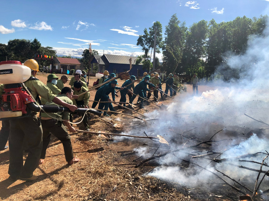 Các lực lượng tham gia diễn tập chữa cháy rừng cấp tỉnh năm 2020. Ảnh: Gia Hưng