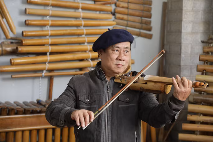 Cây violin bằng tre độc đáo chỉ có ở Việt Nam.