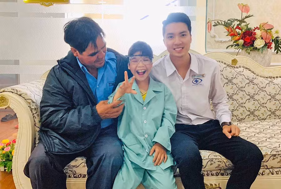 2. Sau phẫu thuật, bệnh nhân tiến triển tốt và đang được Bệnh viện Mắt Quốc tế Sài Gòn-Gia Lai theo dõi thêm