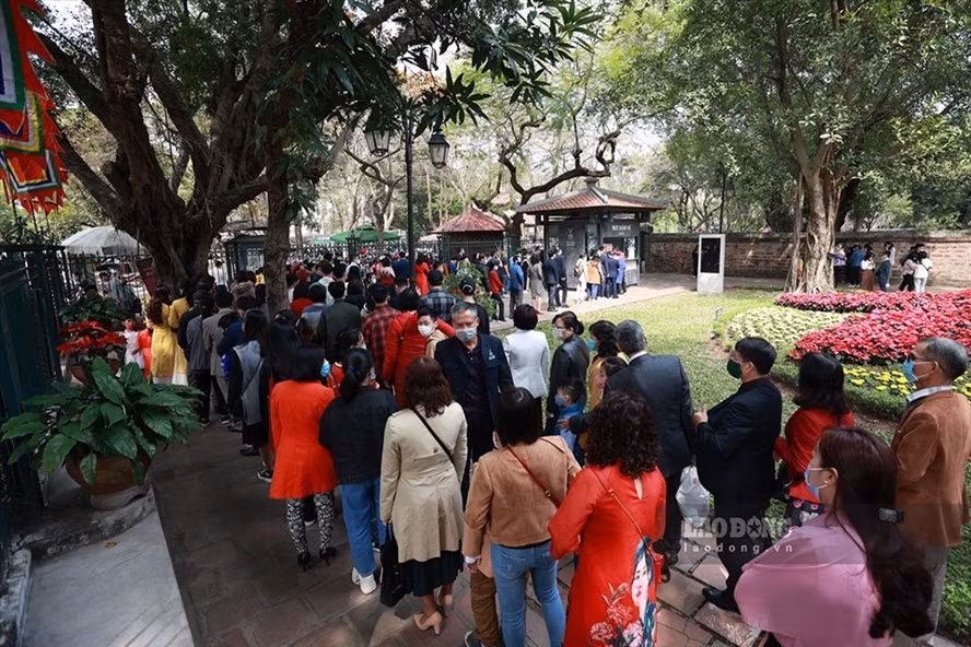 Văn Miếu, phải nói là 