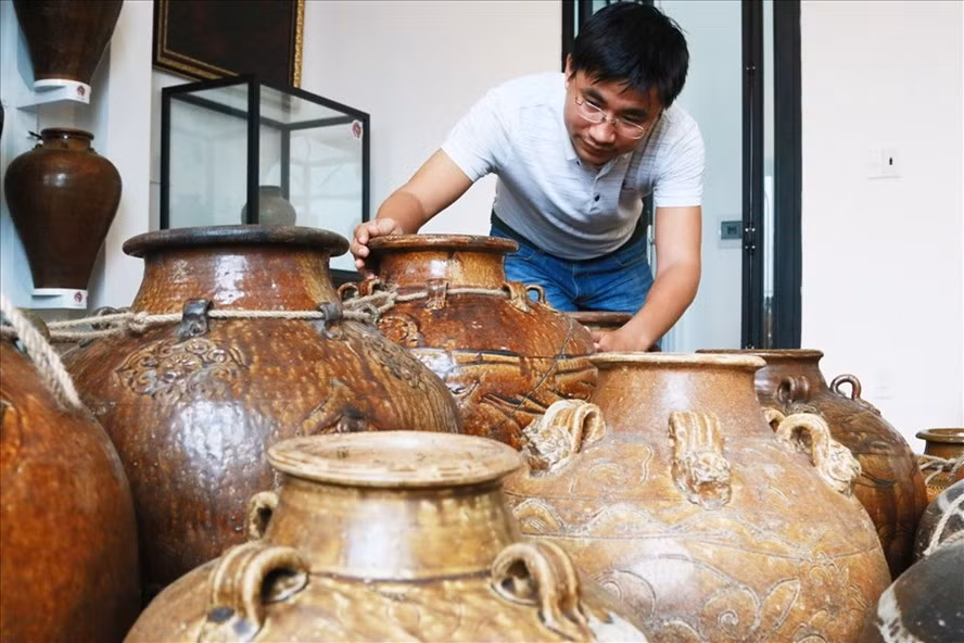 Các loại choé cổ Tây Nguyên quý hiếm của các Lò Gốm cổ Gò Sành, Gò Cây Mê, Trường Cửu, Mỹ Thiện, Quảng Đức...có niên đại từ thế kỷ XIII - XV. Ảnh: Bảo Trung