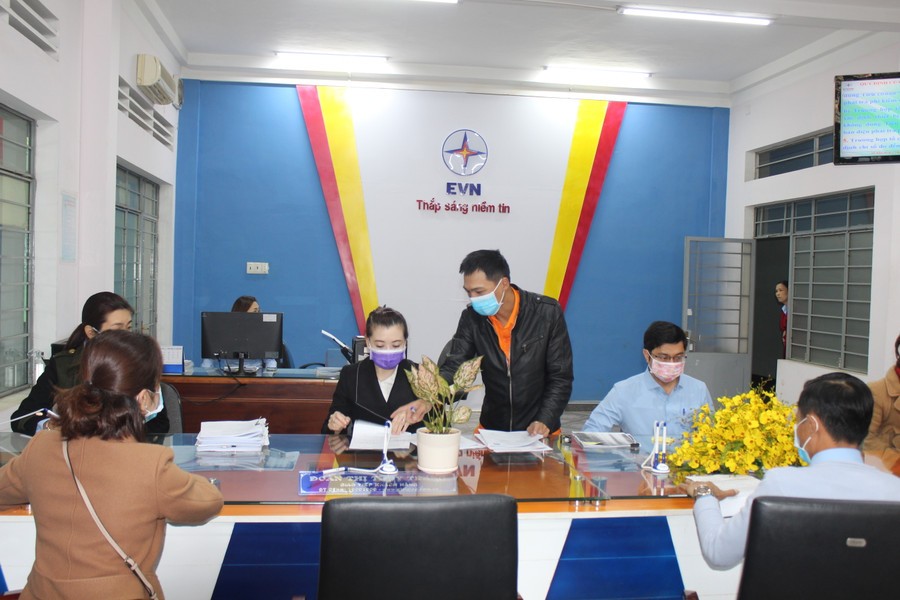 PC Gia Lai triển khai các biện pháp đảm bảo an toàn để phòng-chống dịch Covid-19. Ảnh: Hà Duy PC Gia Lai triển khai các biện pháp đảm bảo an toàn để phòng, chống dịch Covid-19. Ảnh: Hà Duy
