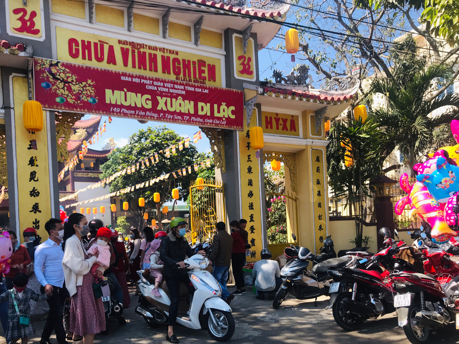 Chùa Vĩnh Nghiêm sáng mùng 1 Tết- Ảnh Trần Dung