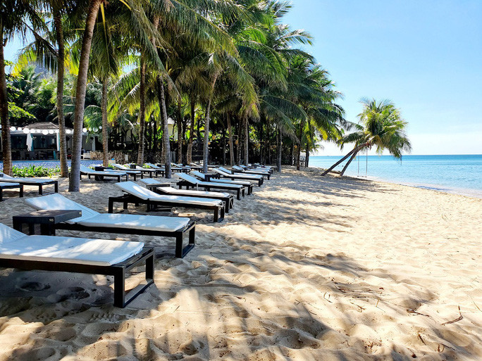  Không chỉ TP HCM, Hà Nội, nhiều điểm du lịch nổi tiếng trên cả nước, các khách sạn, resort cũng vắng bóng khách. Ảnh: Một resort ở Phú Quốc không một bóng khách