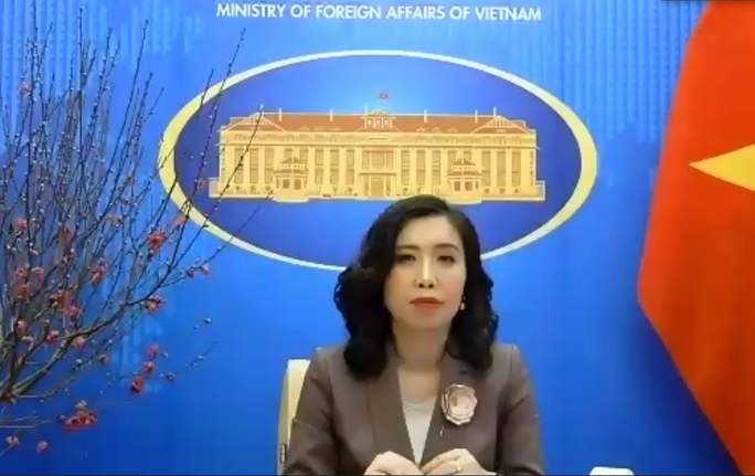 Người phát ngôn Bộ Ngoại giao Lê Thị Thu Hằng tại buổi họp báo thường kỳ của Bộ Ngoại giao Việt Nam diễn ra trực tuyến chiều 4-2
