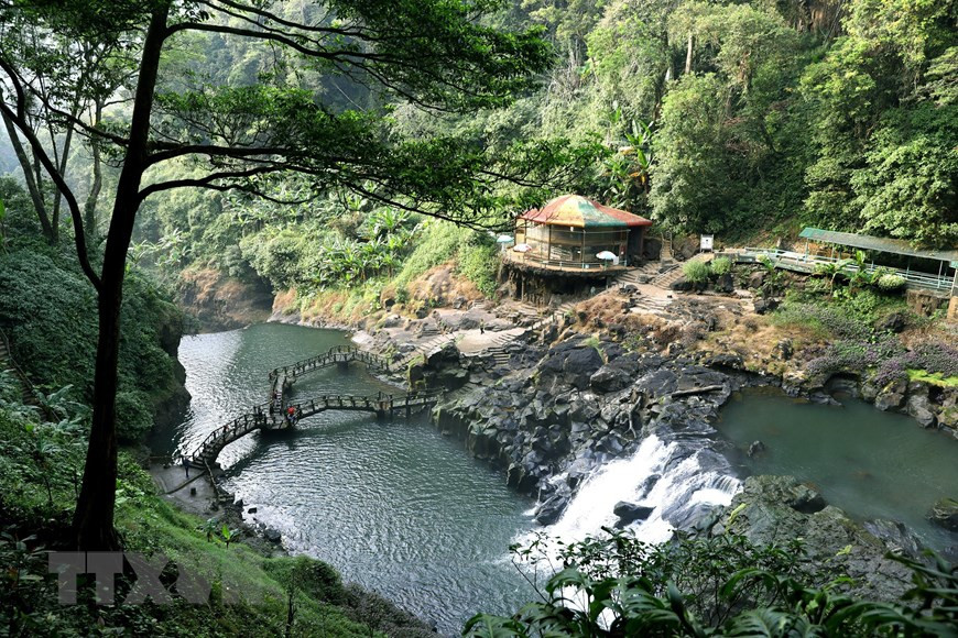 Lâm Đồng: Ngỡ ngàng trước vẻ đẹp hoang sơ của thác Đambri ảnh 8 Các công trình phục vụ du lịch tại đây đều được xây dựng để gần gũi với thiên nhiên.