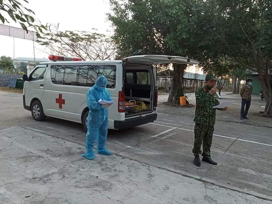  2 trường hợp mang quốc tịch Trung Quốc đã được đưa đi cách ly tập trung. Ảnh: Văn Ngọc