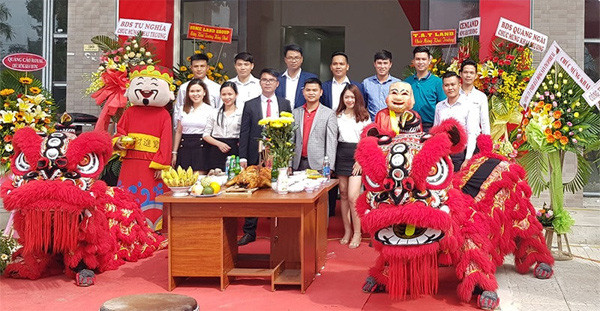 Chọn ngày đẹp mở hàng đầu năm Tân Sửu 2021. Ảnh minh họa