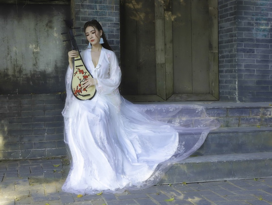 Người đẹp cũng kỳ vọng sẽ được đón giao thừa cùng ba mẹ và người thân mà không bị chia cách hay gián đoạn bởi bất kỳ lí do gì.