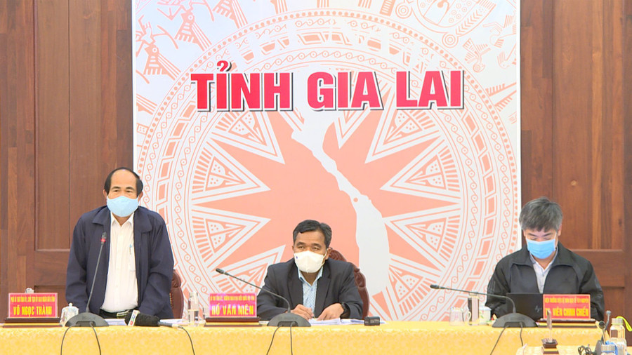 Chủ tịch UBND tỉnh Võ Ngọc Thành kết luận cuộc họp. Ảnh Như Nguyện