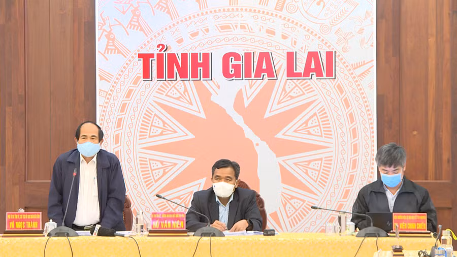 Chủ tịch UBND tỉnh Võ Ngọc Thành kết luận cuộc họp. Ảnh Như Nguyện