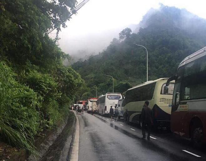 Đèo Bảo Lộc thường xuyên kẹt xe ANH: C.T.V