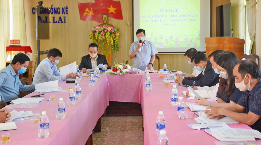 Ban Chỉ đạo tổng điều tra kinh tế và cơ sở hành chính tỉnh tổ chức hội nghị triển khai thực hiện tổng điều tra năm 2021. Ảnh: Minh Nguyễn