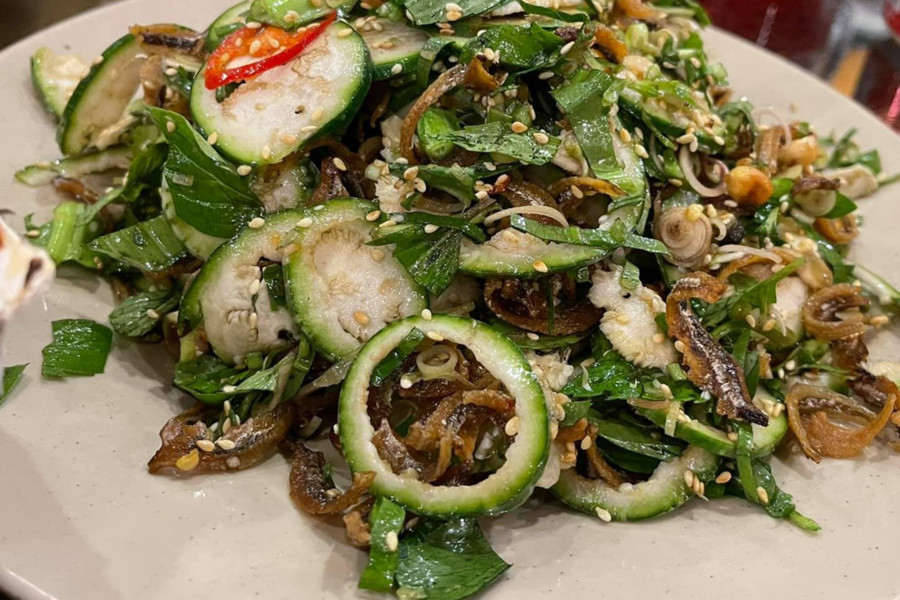Món gỏi cà đắng cá khô gây 