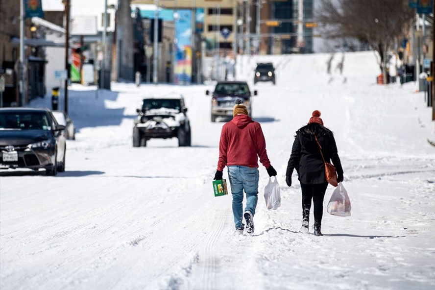 Texas đang trải qua bão tuyết. Ảnh: AFP Texas đang trải qua bão tuyết. Ảnh: AFP
