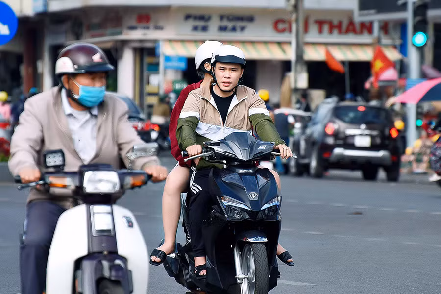  Việc người dân không đeo khẩu trang sẽ rất mất an toàn phòng, chống dịch bệnh.