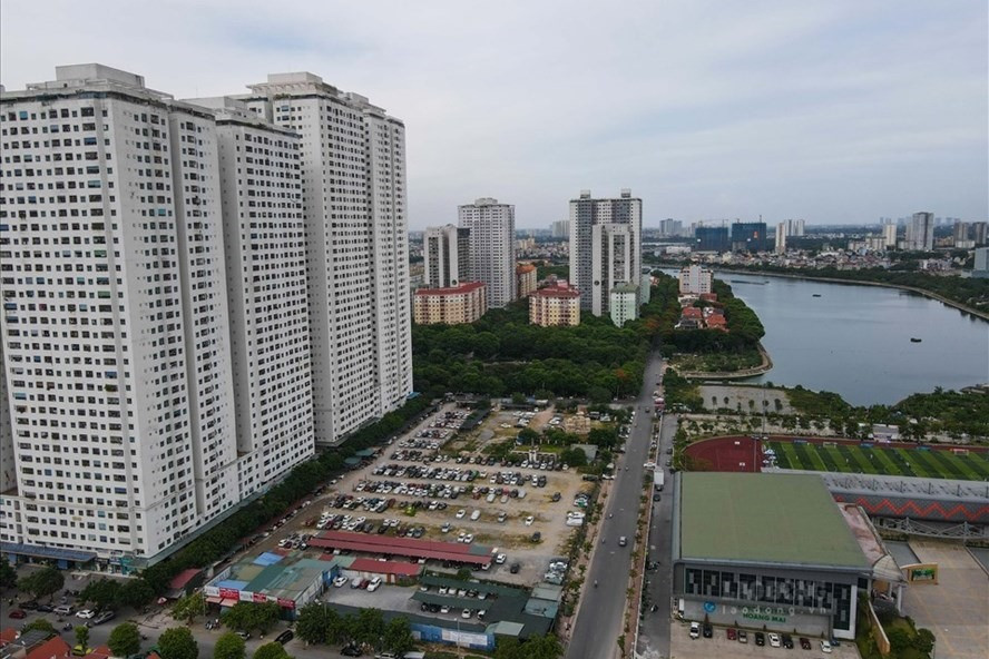 Ít người biết rằng, khi mua chung cư, người dân đã mua luôn cả đất. Ảnh: Phan Anh Ít người biết rằng, khi mua chung cư, người dân đã mua luôn cả đất. Ảnh: Phan Anh