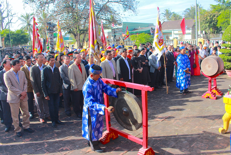 Lễ kỷ niệm Cuộc khởi nghĩa nông dân Tây Sơn và Chiến thắng Ngọc Hồi-Đống Đa được thị xã An Khê tổ chức hàng năm vào mùng 4 Tết Nguyên đán tại Cụm di tích An Khê Trường. Ảnh: Hồng Thi.