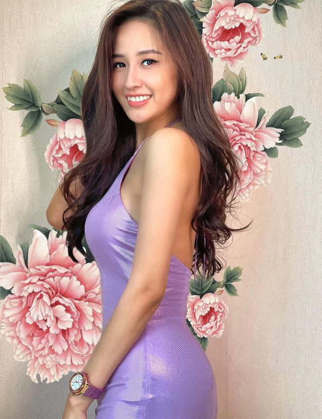 Mai Phương Thúy vẫn trẻ trung, bốc lửa ở tuổi 32.