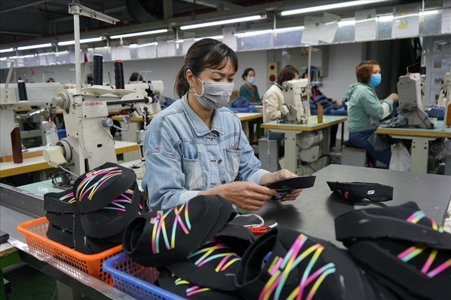  Công nhân lao động TP.Hải Phòng trở lại làm việc sau kỳ nghỉ Tết. Ảnh Mai Dung