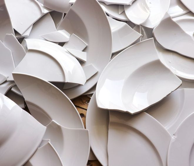 Đập bát dĩa để cầu may ở Đan Mạch - Ảnh chụp màn hình Countryliving