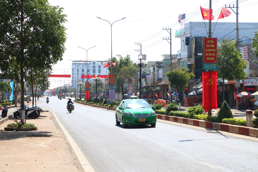 Đô thị Chư Sê ngày càng xanh-sạch-đẹp, sẵn sàng đón Tết cổ truyền dân tộc. Ảnh: Quang Tấn