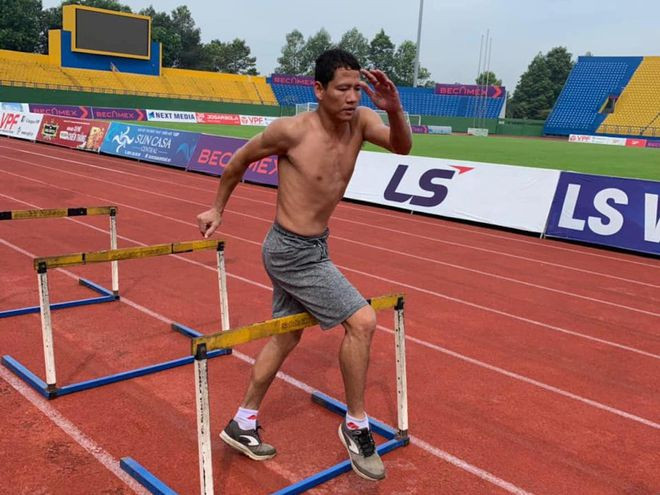 Anh Đức trong ngày tập luyện duy trì thể lực ở Bình Dương - Ảnh: Facebook  Anh Đức trong ngày tập luyện duy trì thể lực ở Bình Dương - Ảnh: Facebook