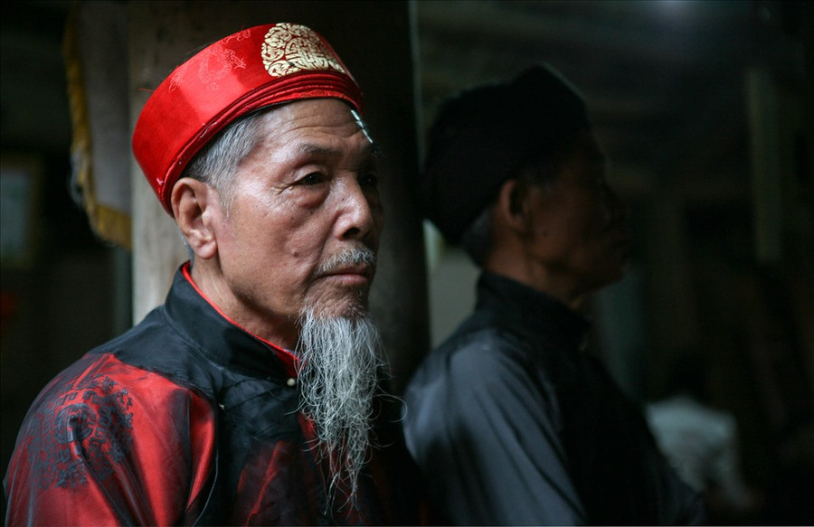  Lễ rước nước thiêng làng Liên Hà được duy trì từ khoảng 2.000 năm nay. Tùy từng năm quy mô tổ chức lớn nhỏ đều do các bô lão đức cao vọng trọng trong làng quyết định. Ảnh tư liệu của Trịnh Thông Thiện