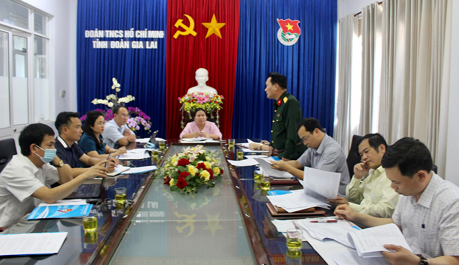 Quang cảnh buổi họp xét chọn công dân trẻ tiêu biểu năm 2020. Ảnh: Phan Lài Toàn cảnh buổi họp xét chọn công dân trẻ tiêu biểu năm 2020. Ảnh: Phan Lài