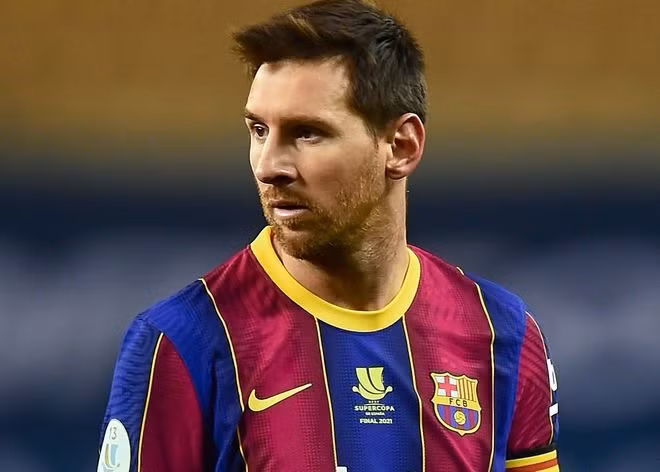 Messi đang ngốn quá nhiều tiền của Barcelona. Ảnh: AFP.