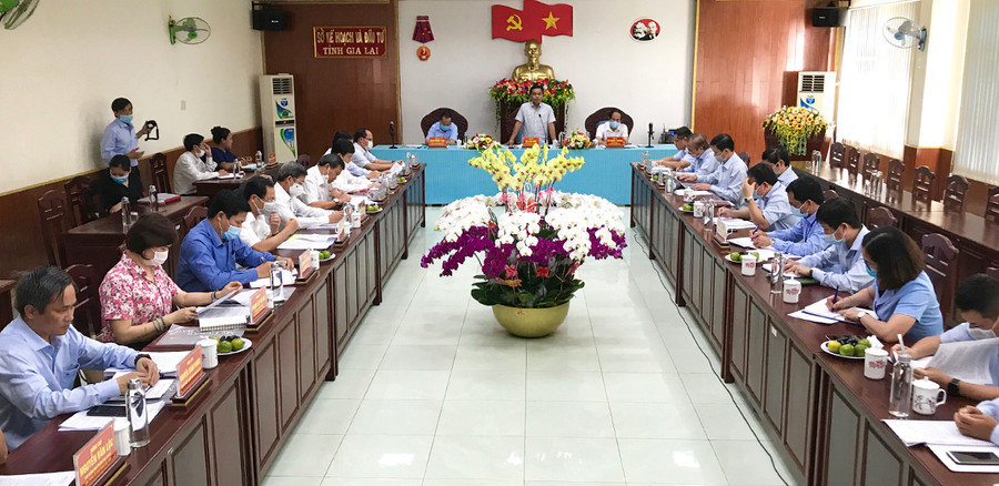 Thường trực Tỉnh ủy làm việc với việc Sở Kế hoạch và Đầu tư về nhiệm vụ của ngành năm 2021. Ảnh: Hà Duy