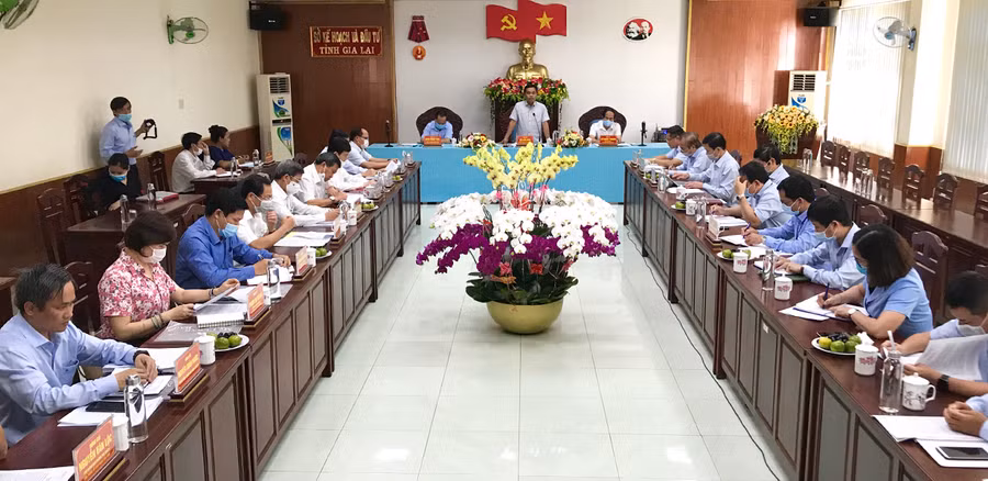 Thường trực Tỉnh ủy làm việc với việc Sở Kế hoạch và Đầu tư về nhiệm vụ của ngành năm 2021. Ảnh: Hà Duy