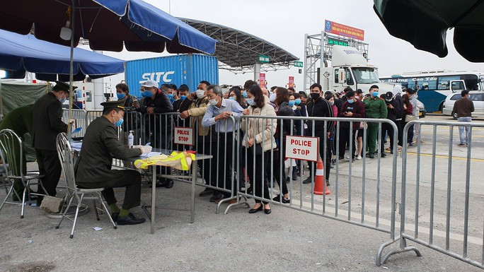  Khai báo y tế tại trạm soát vé cao tốc Hà Nội - Hải Phòng