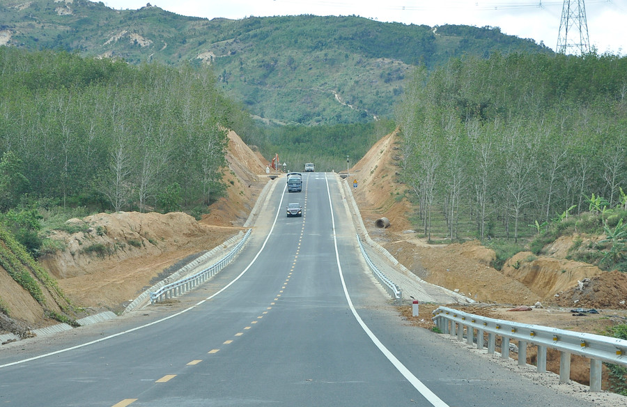 Đường tránh thành phố Kon Tum. Ảnh: VP Đường tránh thành phố Kon Tum. Ảnh: VP