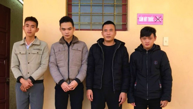 4 đối tượng người Quảng Trị chuyên hack Facebook lừa đảo chiếm đoạt tiền của nhiều người 4 đối tượng người Quảng Trị chuyên hack Facebook lừa đảo chiếm đoạt tiền của nhiều người