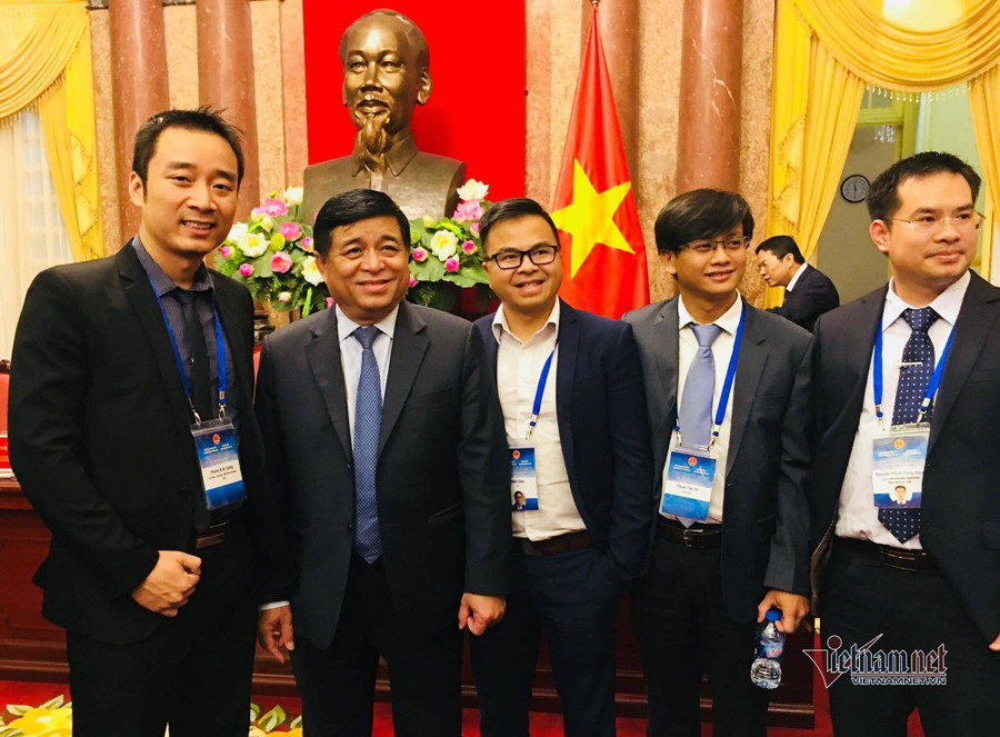 TS Công là một trong 100 nhà khoa học người Việt trên thế giới tham gia Mạng lưới Đổi mới sáng tạo Việt Nam. TS Công là một trong 100 nhà khoa học người Việt trên thế giới tham gia Mạng lưới Đổi mới sáng tạo Việt Nam.