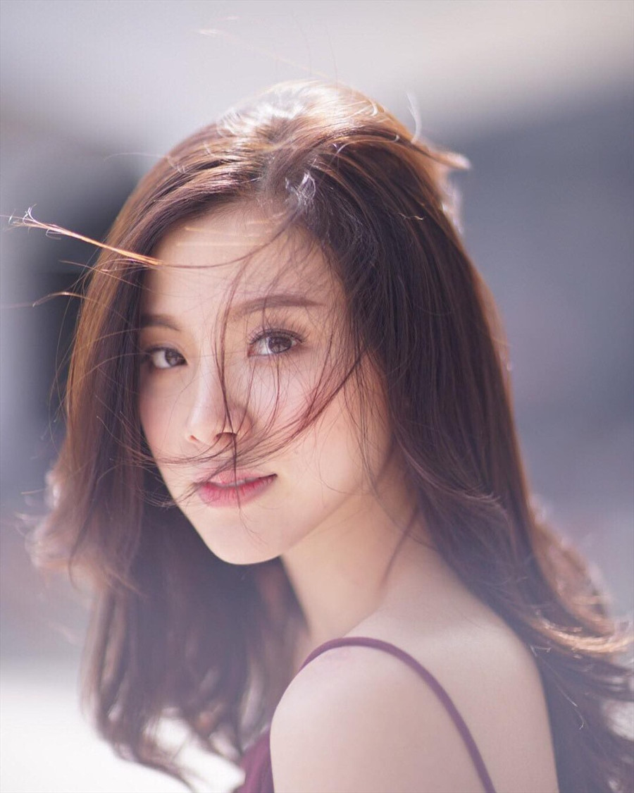 Vốn may mắn sở hữu gương mặt xinh đẹp, Baifern Pimchanok luôn là cái tên được nhiều nhà sản xuất săn đón. Ảnh: Instagram NV Vốn may mắn sở hữu gương mặt xinh đẹp, Baifern Pimchanok luôn là cái tên được nhiều nhà sản xuất săn đón. Ảnh: Instagram NV