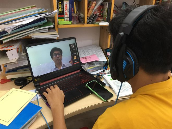 Học sinh tại TP.HCM bắt đầu học trực tuyến từ tuần này đến hết tháng 2.2021 - ẢNH: ĐÀO NGỌC THẠCH Học sinh tại TP.HCM bắt đầu học trực tuyến từ tuần này đến hết tháng 2.2021 - ẢNH: ĐÀO NGỌC THẠCH