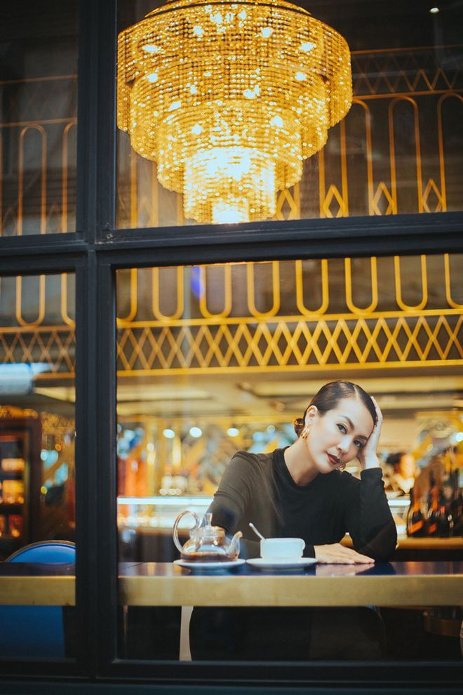 Người đẹp thường rất giản dị ở những ngày thường. Nhiều bạn bè nhận xét cô có phần xuề xòa, không thay đổi nhiều. Chính vì thế, Chung Vũ Thanh Uyên muốn làm mới mình để có cảm giác xinh đẹp hơn, có động lực giữ gìn nhan sắc và sức khỏe- Ảnh: Tuấn Phạm