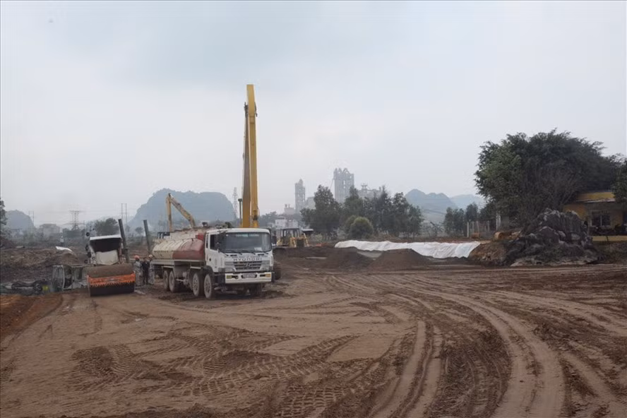  Thi công Dự án cao tốc Bắc-Nam đoạn Cao Bồ-Mai Sơn. Ảnh: Tiến Đặng