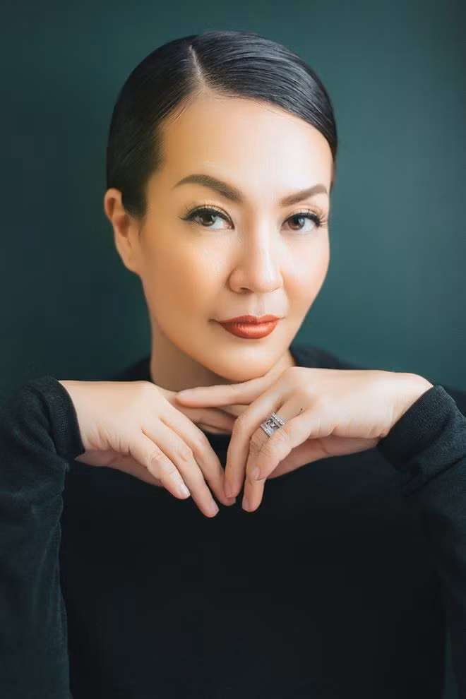  Cô cho rằng đây là ngã rẽ thứ ba trong cuộc đời sau hơn 10 năm đi rất nhiều nơi để sống và làm việc. Hiện nay công việc chính của người đẹp là hướng về cộng đồng, tập trung xây dựng nền tảng hỗ trợ và truyền cảm hứng đến phụ nữ về các đề tài liên quan tài chính - Ảnh: Tuấn Phạm