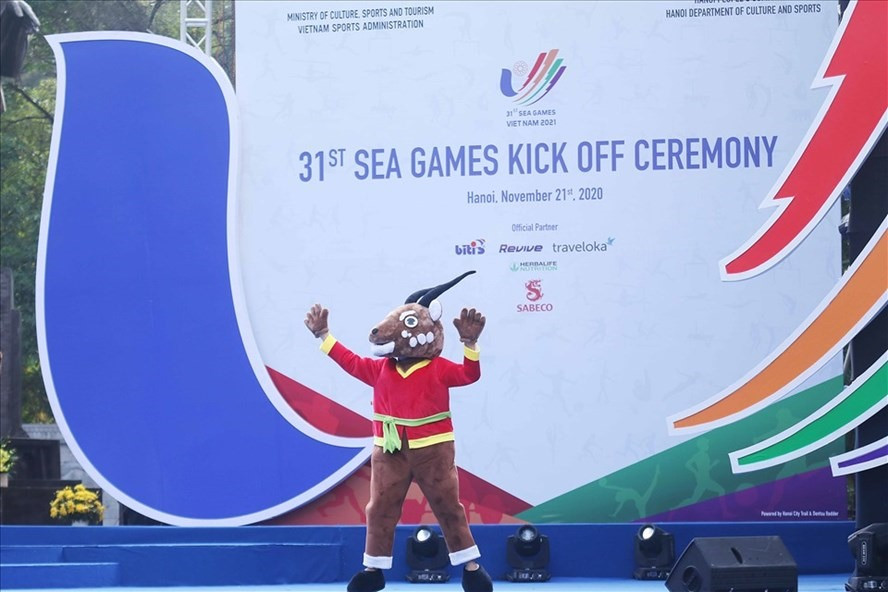 Linh vật sao la xuất hiện tại lễ khởi động SEA Games 31.