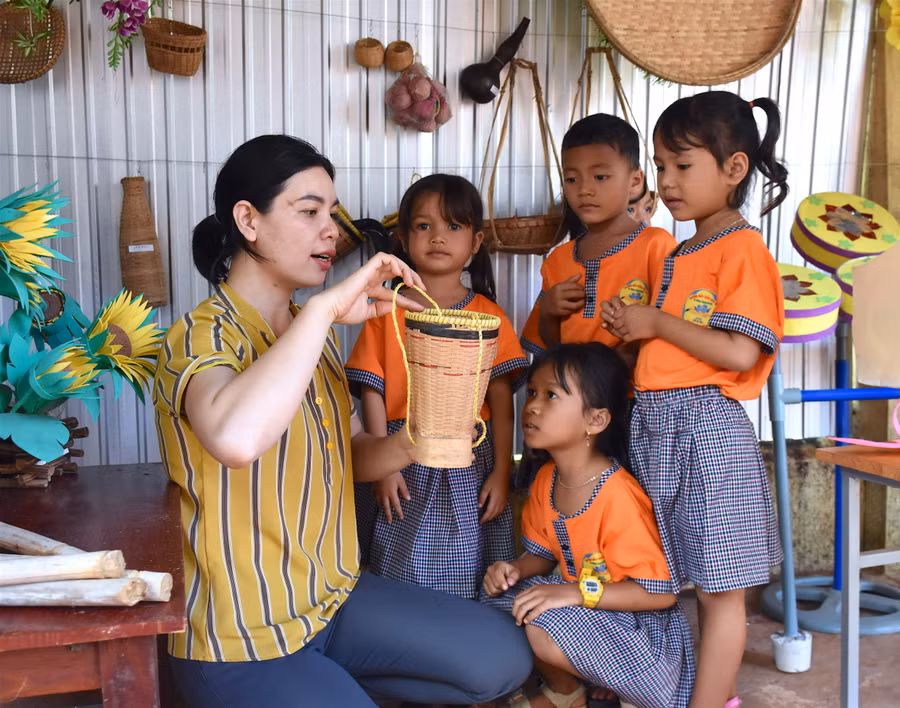 Chất lượng giáo dục vùng sâu, vùng xa, vùng đồng bào dân tộc thiểu số trong tỉnh không ngừng được nâng cao. Ảnh: Hồng Thi