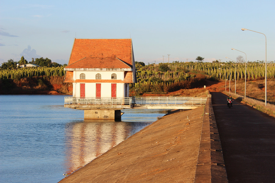 Dự báo vụ Đông Xuân năm nay, các công trình thủy lợi trên địa bàn huyện Chư Sê chỉ đáp ứng tưới được khoảng 70-80% diện tích lúa nước. Ảnh: Quang Tấn Dự báo vụ Đông Xuân năm nay, các công trình thủy lợi trên địa bàn huyện Chư Sê chỉ đáp ứng được khoảng 70-80% diện tích lúa nước. Ảnh: Quang Tấn